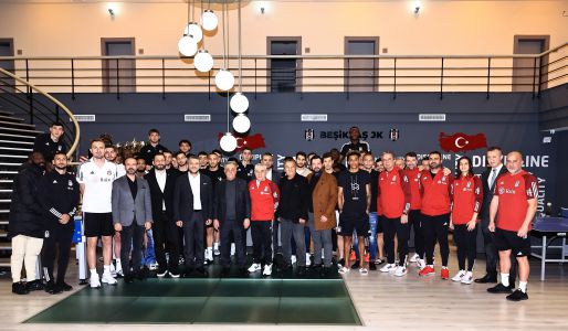 Başkanımız Ahmet Nur Çebi, Futbol A Takımımız ve Tekerlekli Sandalye Basketbol Takımımızla Buluştu