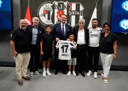 Young Beşiktaş Fan Yusuf Değer gets his wish 