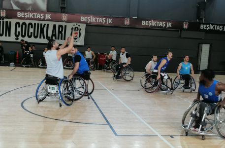 Beşiktaş - Bağcılar Engelli Gençlik SK (Hazırlık Maçı)