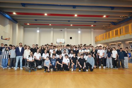 Beşiktaş Tekerlekli Sandalye Basketbol Takımımız, Beşiktaş Sabancı Anadolu Lisesi Öğrencileriyle Bir Araya Geldi