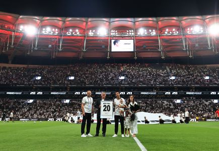 Beşiktaş’ın Evladı Necip Uysal, Futbola Veda Etti