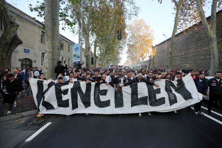 Büyük Beşiktaş Taraftarından Birlik Beraberlik Yürüyüşü