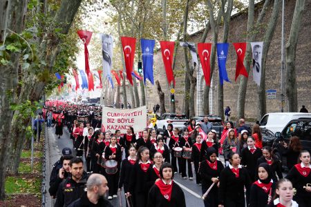 Cumhuriyet Bayramı’nı Cumhuriyet Yürüyüşüyle Kutladık