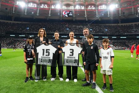 Didem Karagenç ile Başak Gündoğdu İçin Tüpraş Stadyumu’nda Tören Yapıldı
