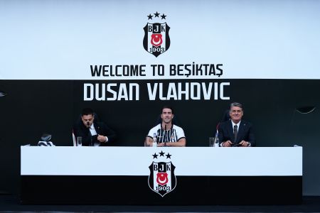 Dusan Vlahovic İçin İmza Töreni Düzenlendi