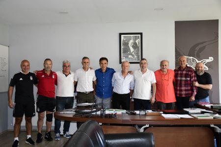 Efsane Futbolcularımızdan BJK Futbol Akademimize Ziyaret