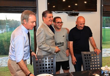 Futbol A Takımımız, Yeni Sezona Merhaba Yemeğinde Buluştu