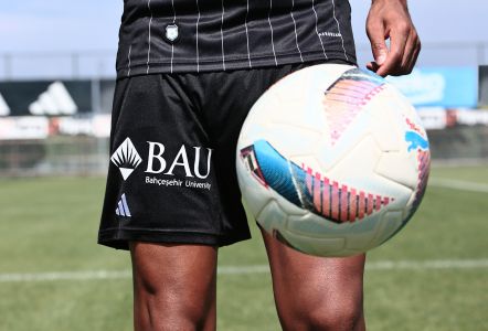 Bahçeşehir University becomes Beşiktaş' new shorts sponsor 