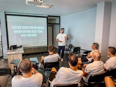 Futbol Akademimizin Antrenörleri “Çocuk Esenliği ve Sporda Çocuk Koruma” Seminerine Katıldı