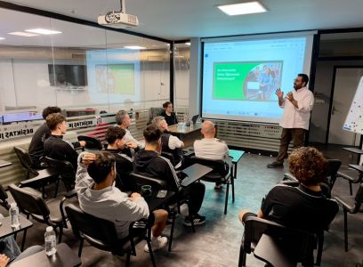 Futbol Akademimizin İdari ve Teknik Ekibiyle Sporcuları, ‘Bağımlılık Farkındalığı Eğitimi’ne Katıldı