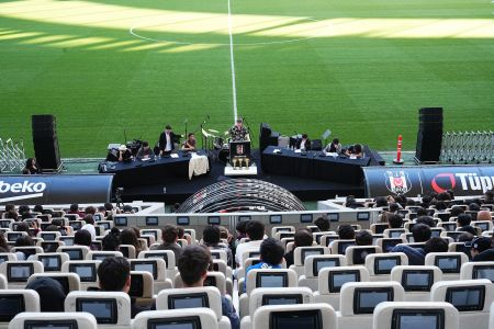 Geleneksel Süleyman Seba Münazara Turnuvası’nın Finali Tüpraş Stadyumu’nda Yapıldı