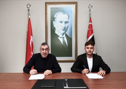 Genç Futbolcumuz Fahri Kerem Ay ile Profesyonel Sözleşme İmzalandı