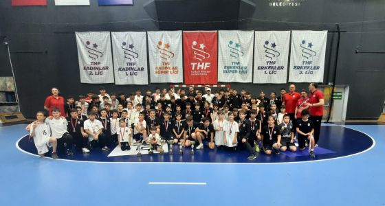 Beşiktaş youth handball  teams shine at nationals 