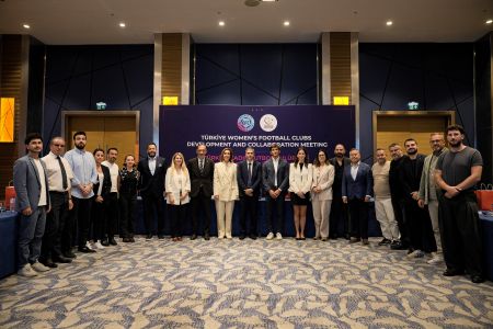 Kadın Futbol Takımımız, ‘Türkiye Kadın Futbol Kulüpleri Gelişim ve İş Birliği Toplantısı’na Katıldı