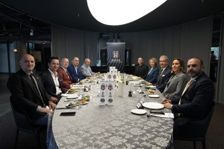 Kulübümüzden UEFA ve Hradec Kralove Heyetlerine Dostluk Yemeği