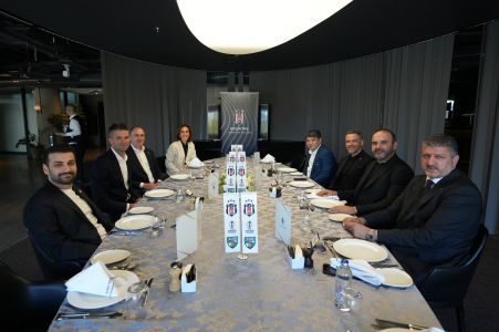 Kulübümüzden UEFA ve Kauno Zalgiris Heyetlerine Dostluk Yemeği