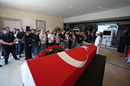 Merhum Necdet Uçar İçin Tüpraş Stadyumu’nda Tören Düzenlendi