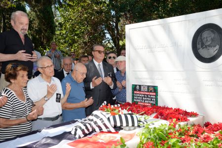 Onursal Başkanımız Merhum Süleyman Seba’yı Kabri Başında Andık