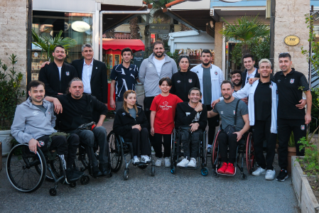 Beşiktaş Wheelchair Basketball with fans from Izmir 