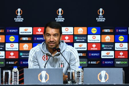 Teknik Direktörümüz Giovanni van Bronckhorst ile Futbolcumuz Cher Ndour Açıklamalar