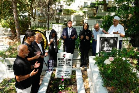 Vedat Okyar’ı Kabri Başında Andık